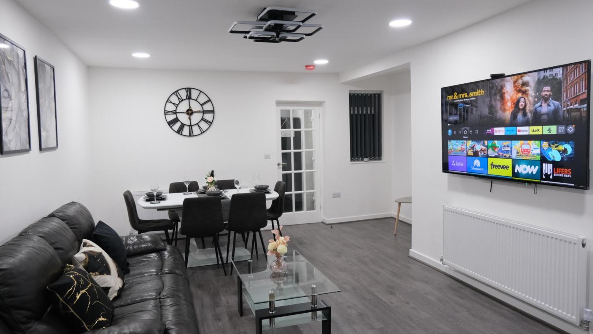 Modernized Three Bedroom House Near City Stadium, Attractions, City Centre - Sky N Netflix - Convenient Transport Μάντσεστερ Εξωτερικό φωτογραφία