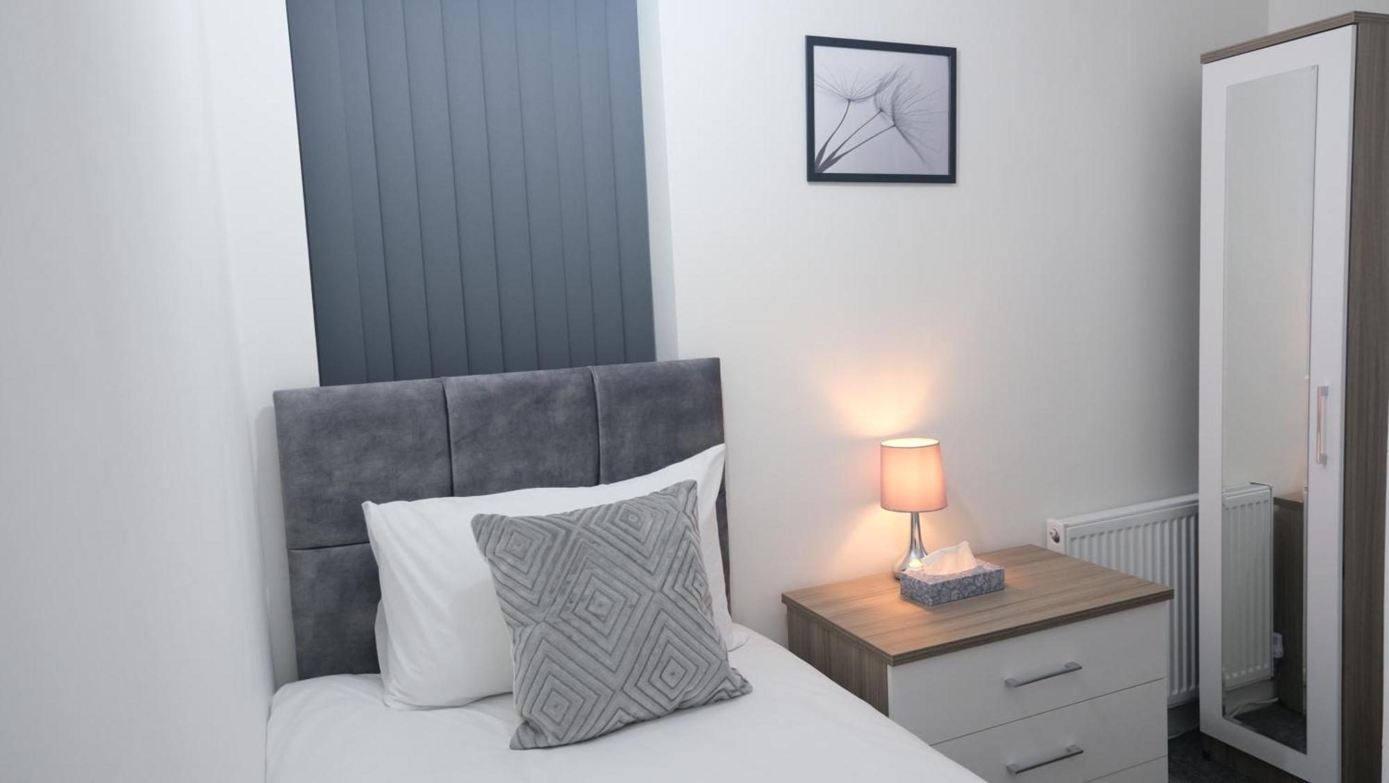Modernized Three Bedroom House Near City Stadium, Attractions, City Centre - Sky N Netflix - Convenient Transport Μάντσεστερ Εξωτερικό φωτογραφία